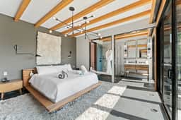 Tranquil Cottage Harborcove Bungalow - Image 3