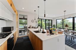 Vista Pearl Loft - Image 5