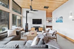 Horizon Bluestone Bungalow - Image 5