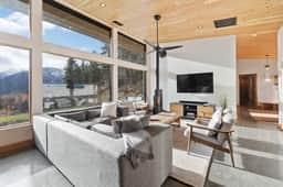 Horizon Bluestone Bungalow - Image 4