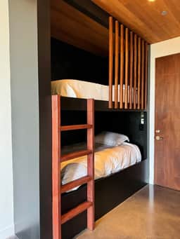Cloudnine Manor Lake - Image 3