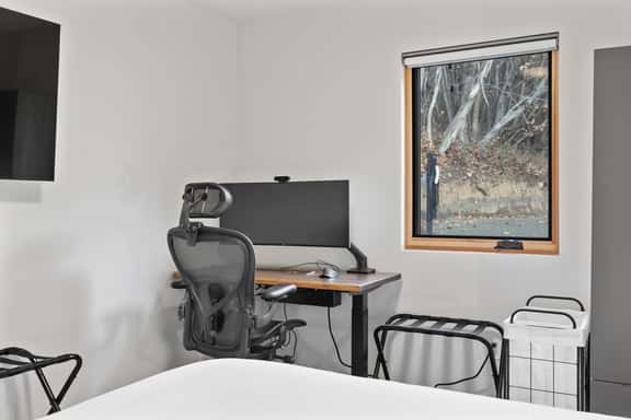 Landing Hideaway Nook - Image 1