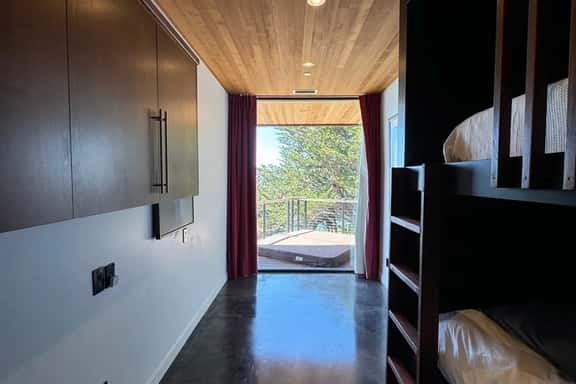 Luxe Loft - Image 1