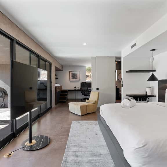 Stunning Timber Nook - Image 1