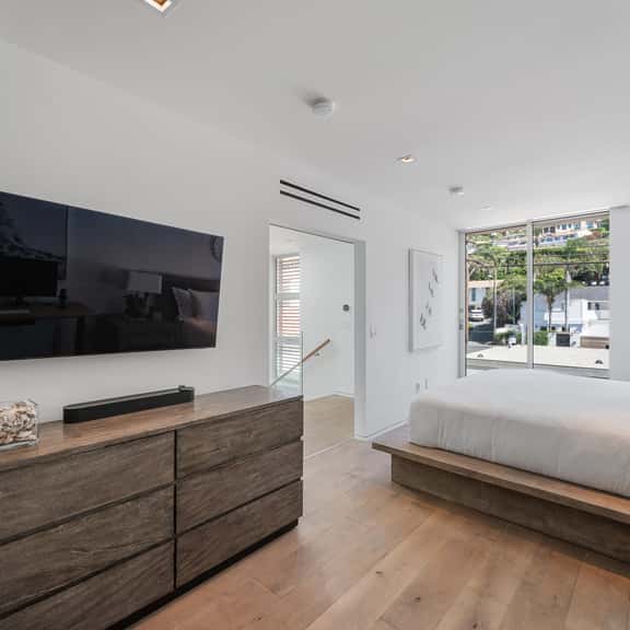 Luxe Lowlands Stunning - Image 1