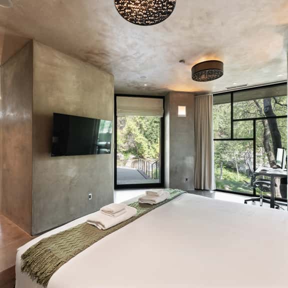 Willow Manor Nook - Image 1