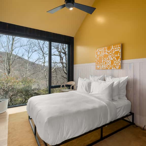 Luxe Aspen Harbor - Image 1