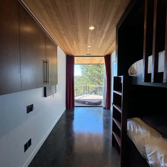 Luxe Loft - Image 1