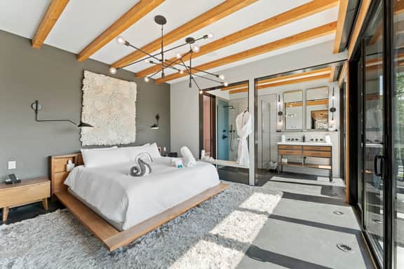 Tranquil Cottage Harborcove Bungalow - Image 3