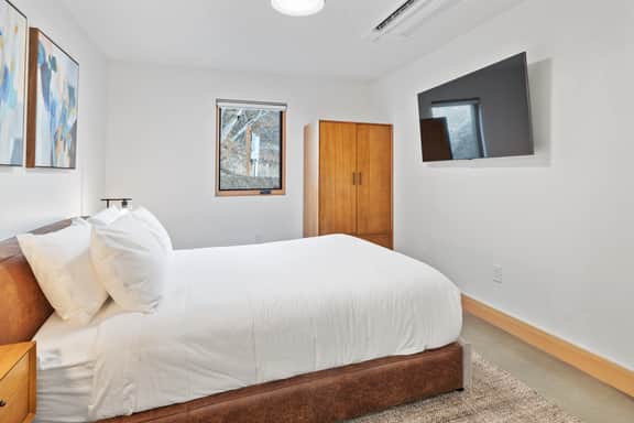 Cloudnine Eagle Beachside - Image 3