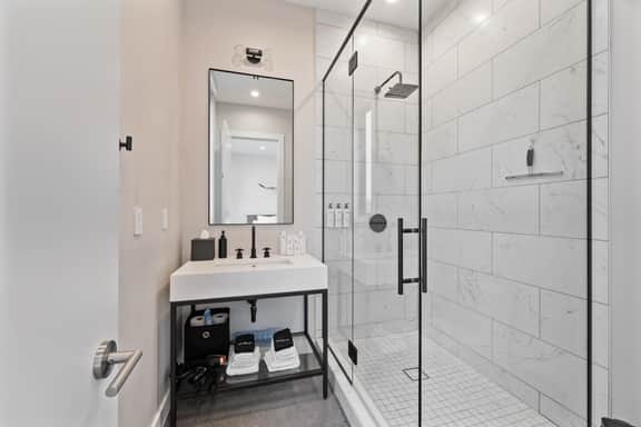 Horizon Bluestone Bungalow - Image 3