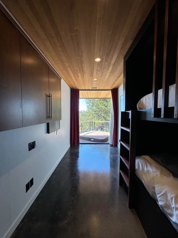 Cloudnine Manor Lake - Image 4