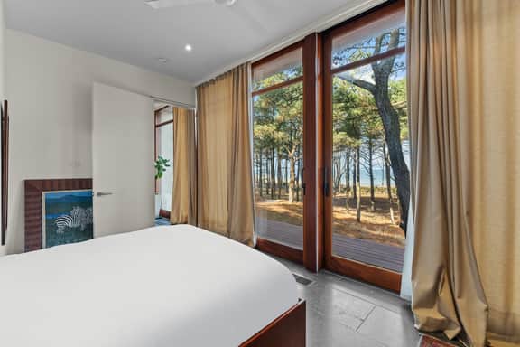 Cloudnine Manor Lake - Image 2