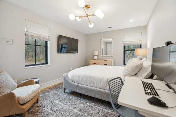 Skyline Modern - Image 1