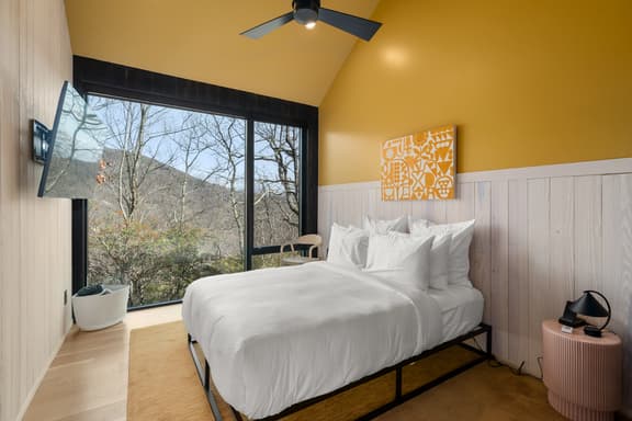 Luxe Aspen Harbor - Image 1
