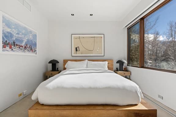Summit Beachside Eagle - Image 1